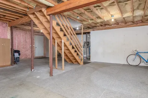 29 Colonial Drive Londonderry NH 03053