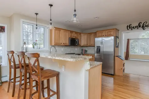 29 Colonial Drive Londonderry NH 03053