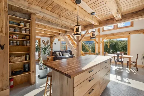 17 Cals Hill Road Thornton NH 03285