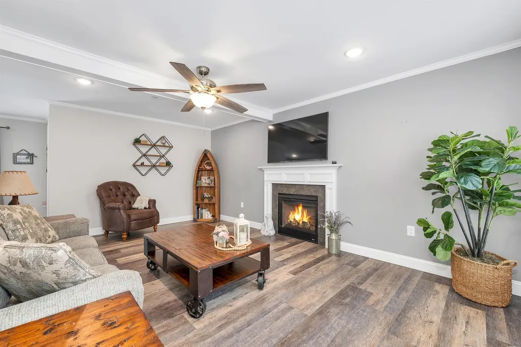 37 Rolling Hills Drive Tilton NH 03276