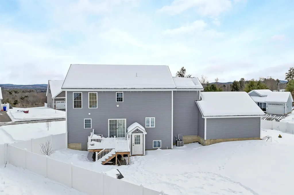 37 Rolling Hills Drive Tilton NH 03276