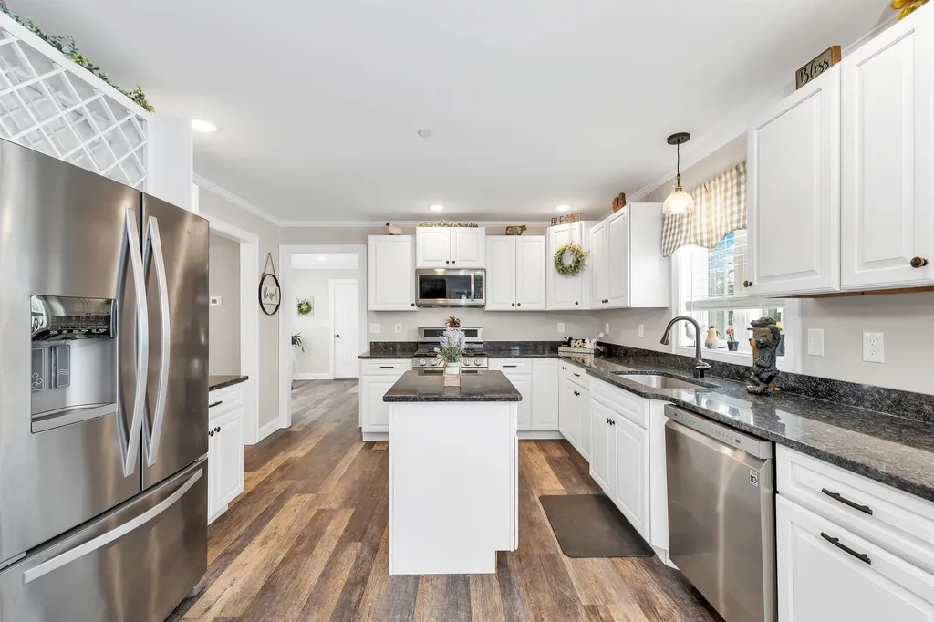 37 Rolling Hills Drive Tilton NH 03276