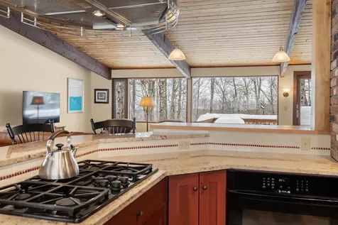 13 Windtree Road Winhall VT 05340