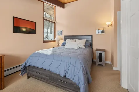 13 Windtree Road Winhall VT 05340