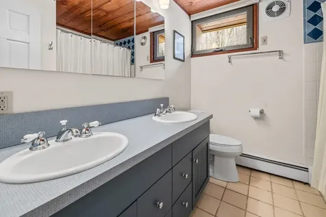 13 Windtree Road Winhall VT 05340