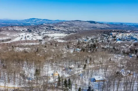 13 Windtree Road Winhall VT 05340