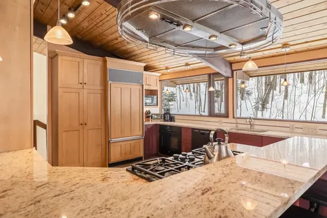 13 Windtree Road Winhall VT 05340