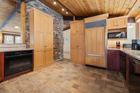 13 Windtree Road Winhall VT 05340