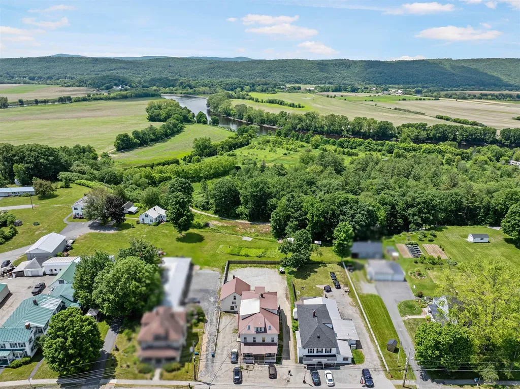 2733 Dartmouth College Highway Haverhill NH 03774