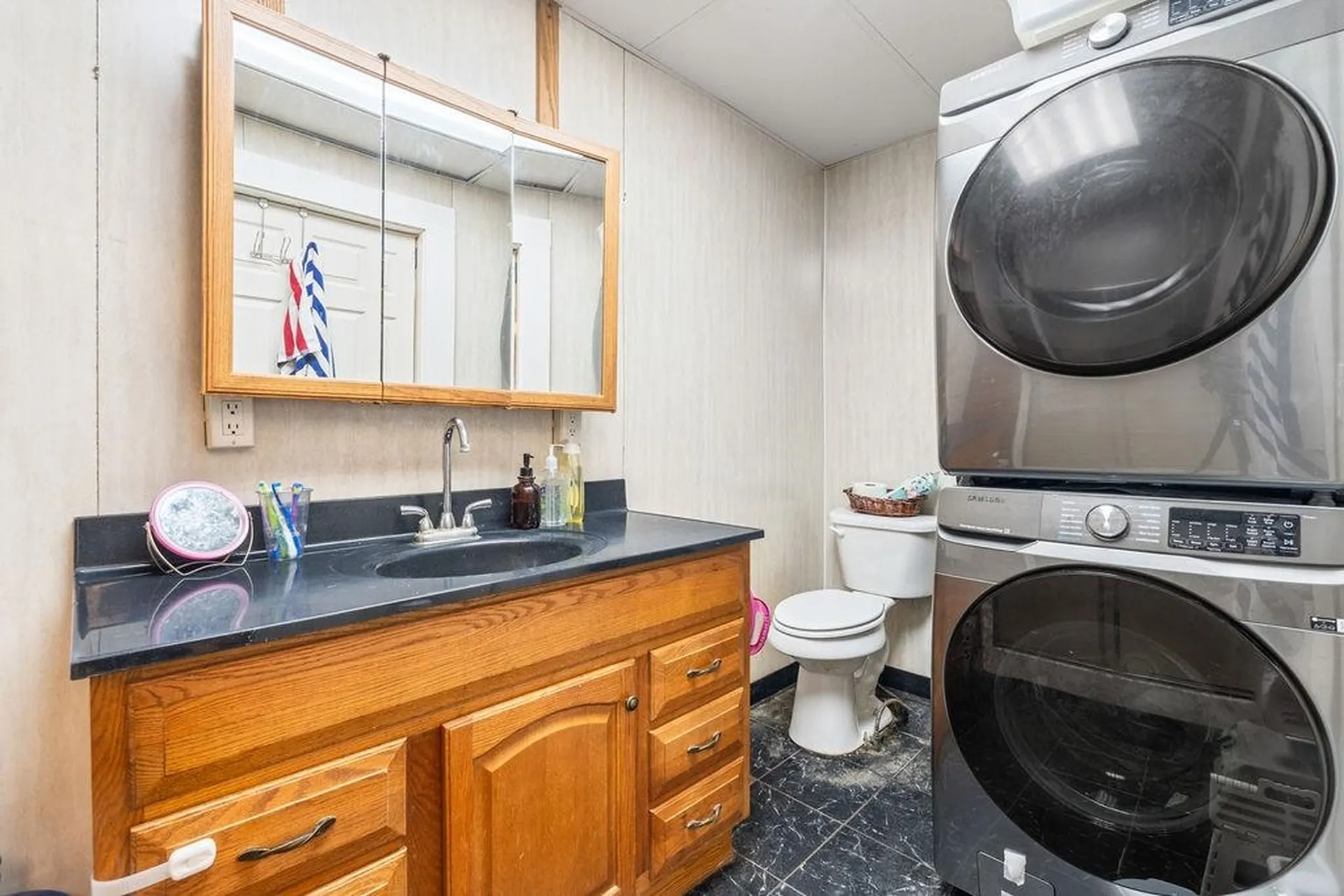 40 Parade Circle Barnstead NH 03218