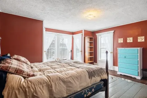 40 Parade Circle Barnstead NH 03218