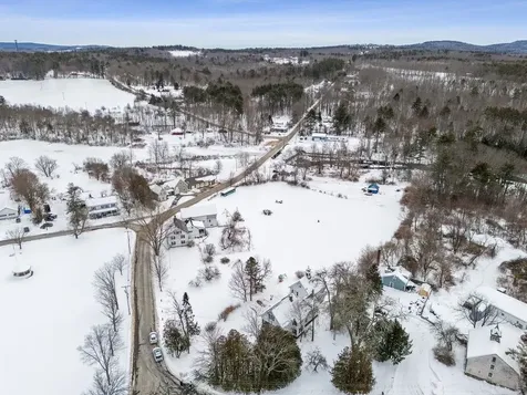 40 Parade Circle Barnstead NH 03218