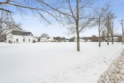 40 Parade Circle Barnstead NH 03218