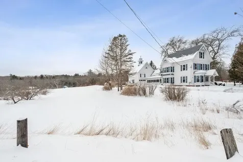 40 Parade Circle Barnstead NH 03218