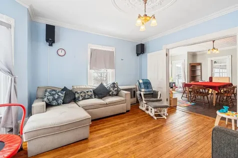 40 Parade Circle Barnstead NH 03218