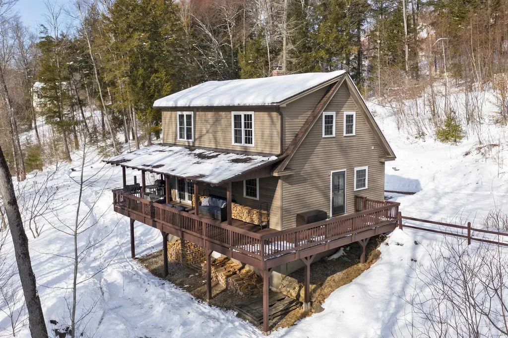 33 Barber Lane Hartland VT 05048