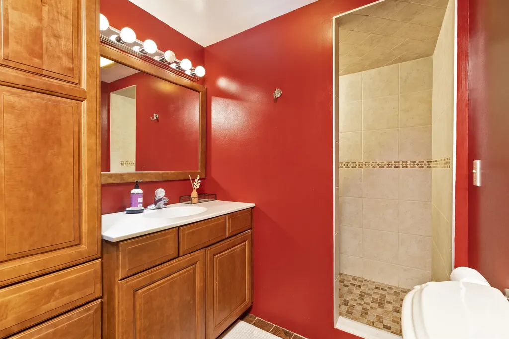 33 Barber Lane Hartland VT 05048