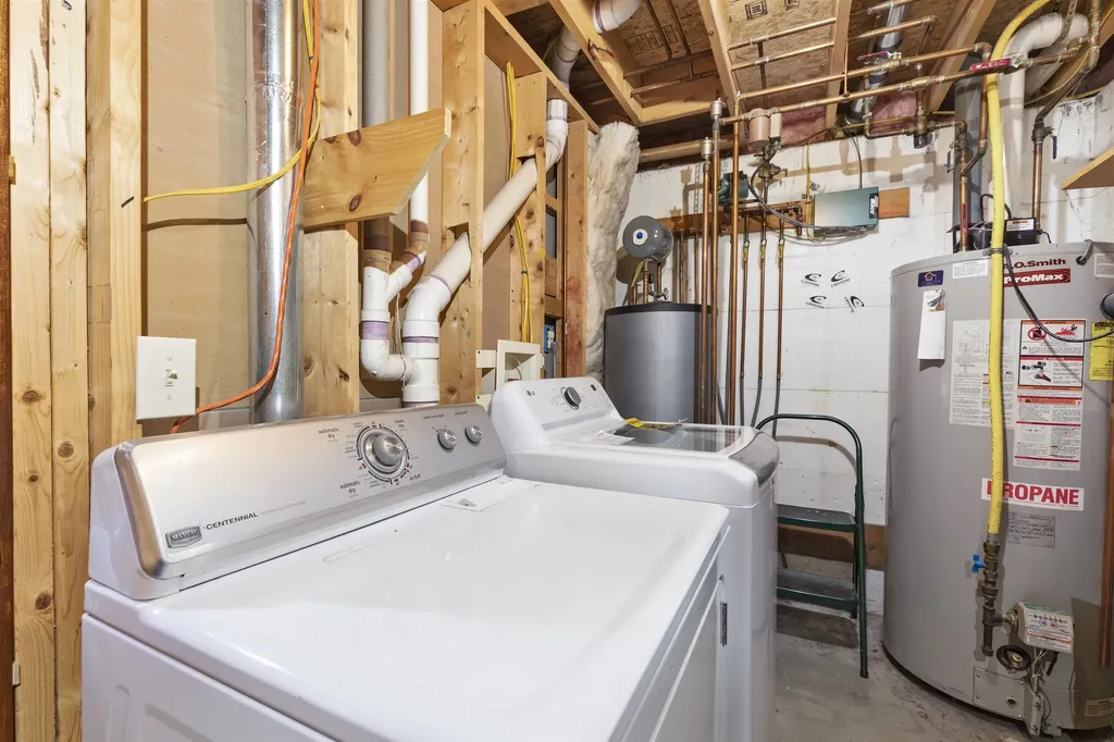 33 Barber Lane Hartland VT 05048