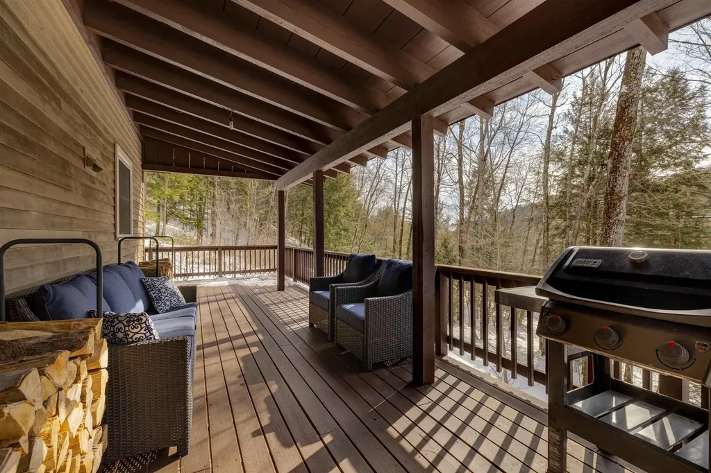 33 Barber Lane Hartland VT 05048