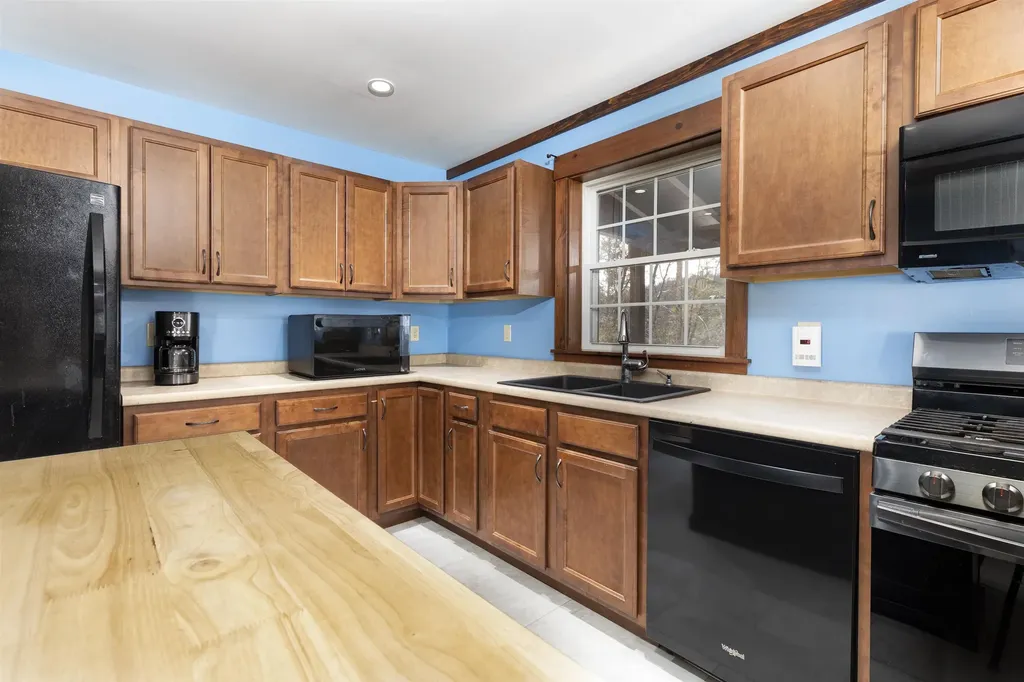 33 Barber Lane Hartland VT 05048