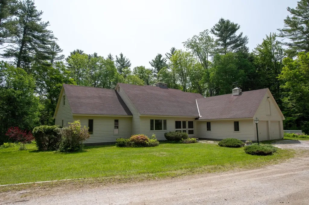 573 Middletown Road Londonderry VT 05148