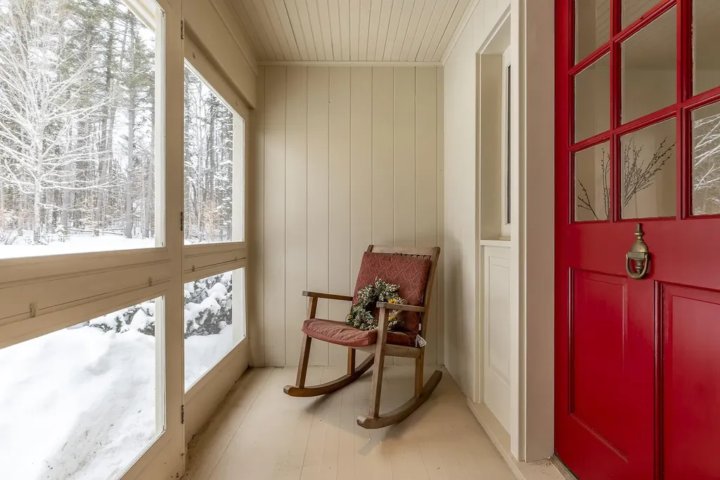 573 Middletown Road Londonderry VT 05148