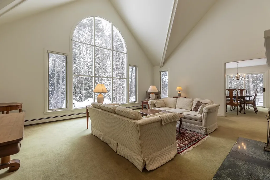 573 Middletown Road Londonderry VT 05148