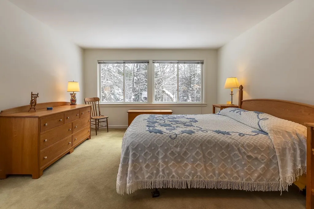 573 Middletown Road Londonderry VT 05148