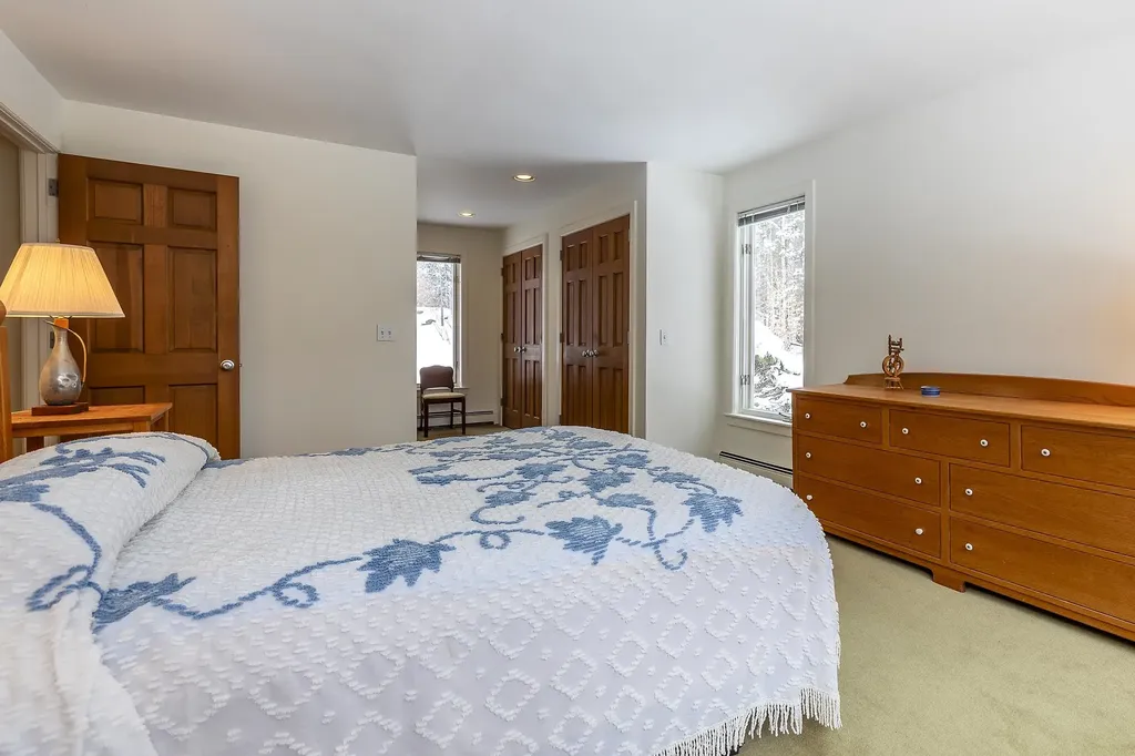 573 Middletown Road Londonderry VT 05148