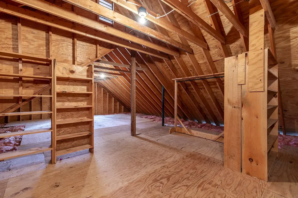 573 Middletown Road Londonderry VT 05148