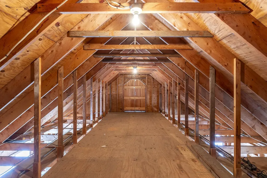 573 Middletown Road Londonderry VT 05148