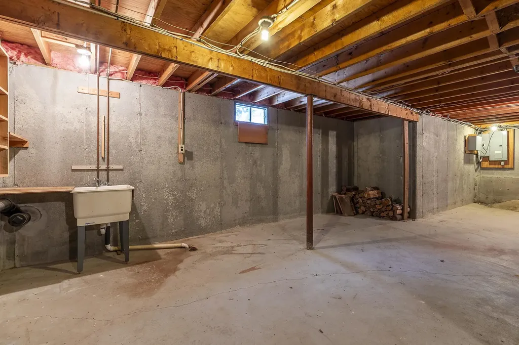 573 Middletown Road Londonderry VT 05148