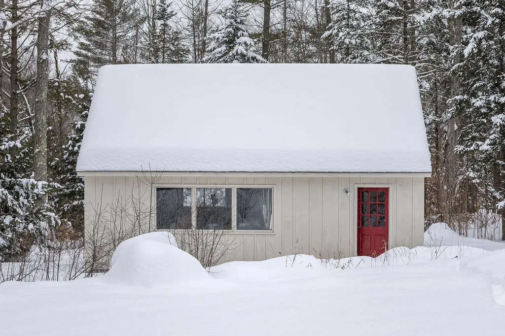 573 Middletown Road Londonderry VT 05148