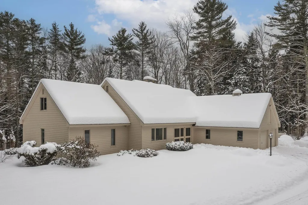 573 Middletown Road Londonderry VT 05148