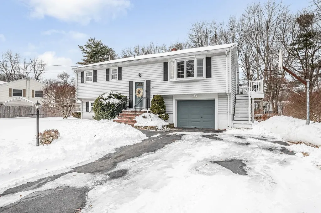 22 Mulberry Road Salem NH 03079