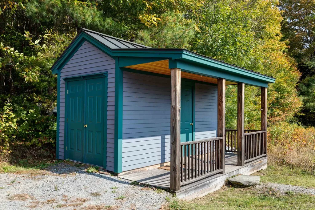 1610 Cape Moonshine Road Piermont NH 03779