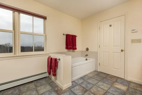 1610 Cape Moonshine Road Piermont NH 03779