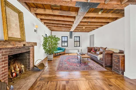 1234 Pucker Street Stowe VT 05672