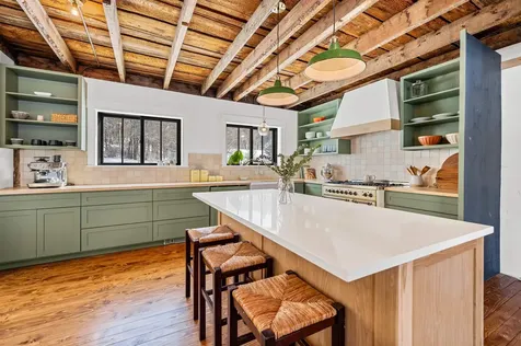 1234 Pucker Street Stowe VT 05672