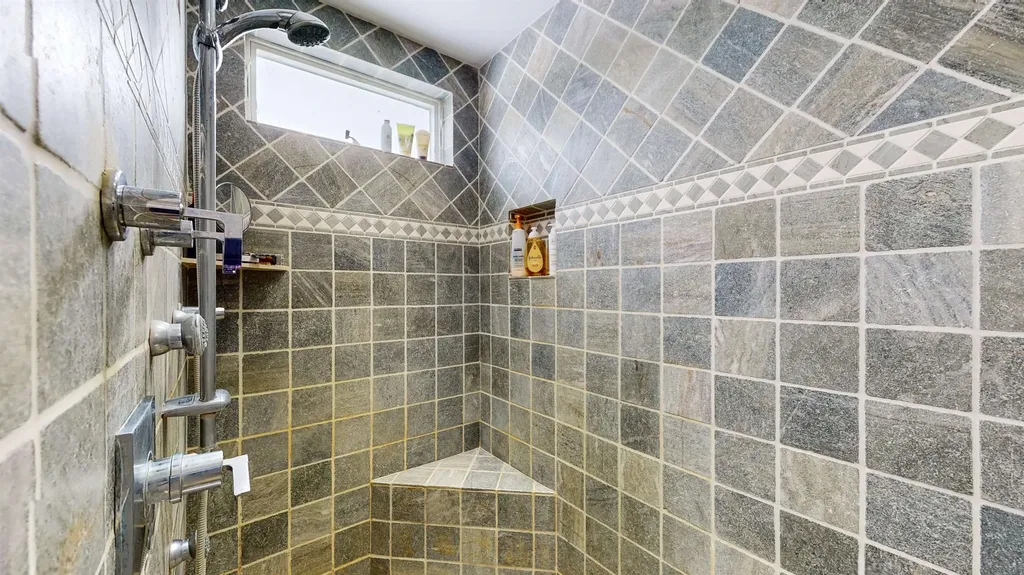 606 Dog Team Road New Haven VT 05472