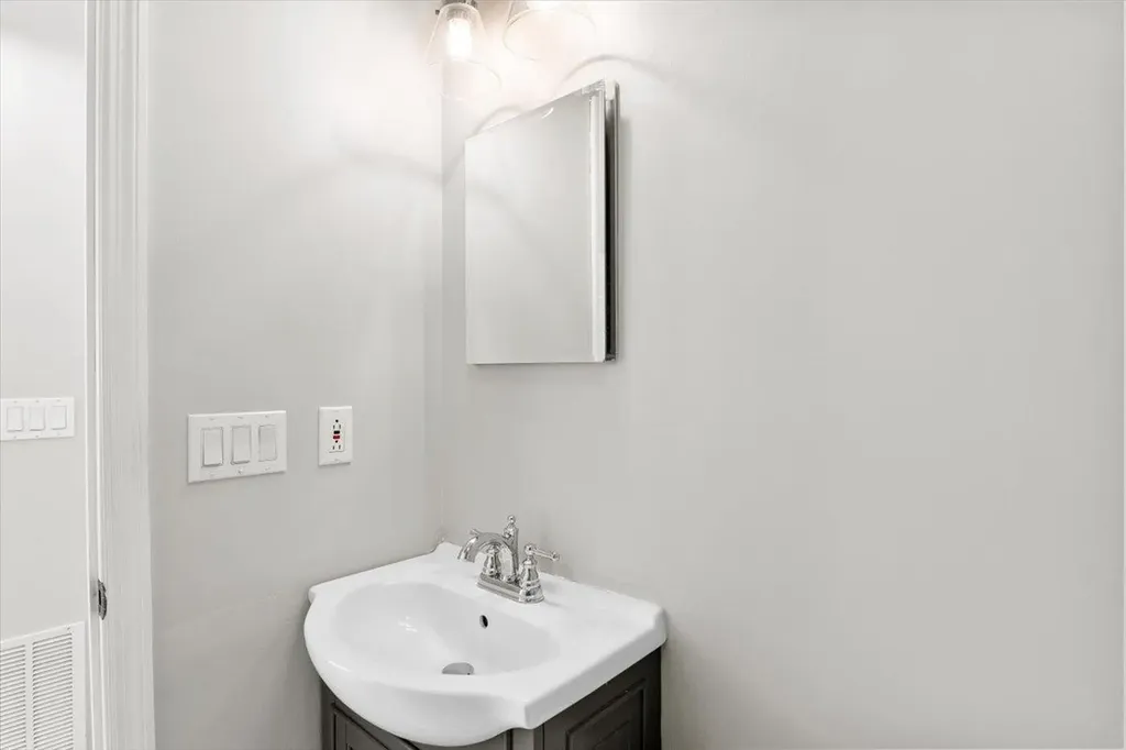 102 Mccormick Lane Sunderland VT 05250