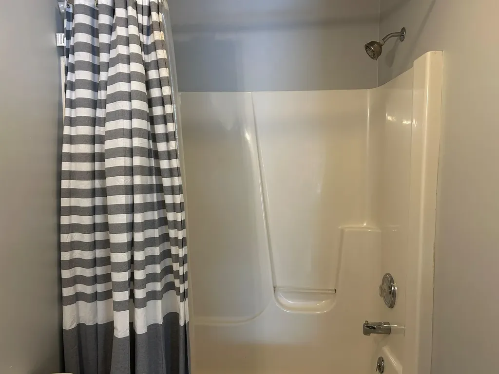 102 Mccormick Lane Sunderland VT 05250