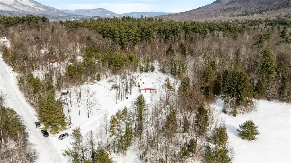 102 Mccormick Lane Sunderland VT 05250