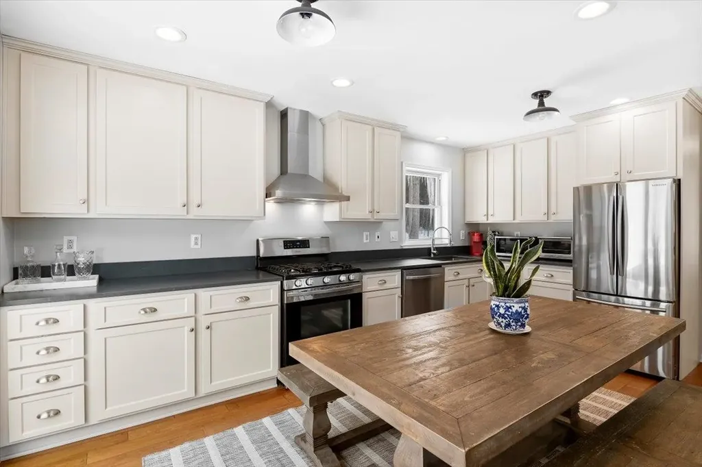 102 Mccormick Lane Sunderland VT 05250