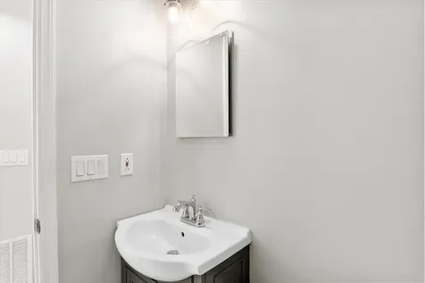 102 Mccormick Lane Sunderland VT 05250