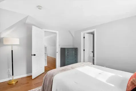 102 Mccormick Lane Sunderland VT 05250