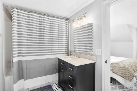 102 Mccormick Lane Sunderland VT 05250