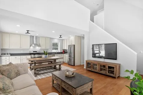 102 Mccormick Lane Sunderland VT 05250