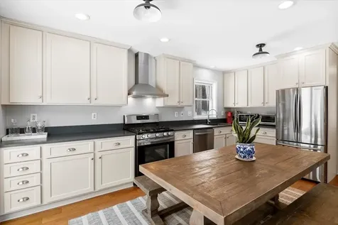 102 Mccormick Lane Sunderland VT 05250