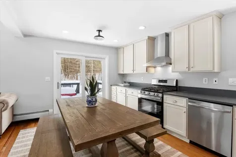 102 Mccormick Lane Sunderland VT 05250